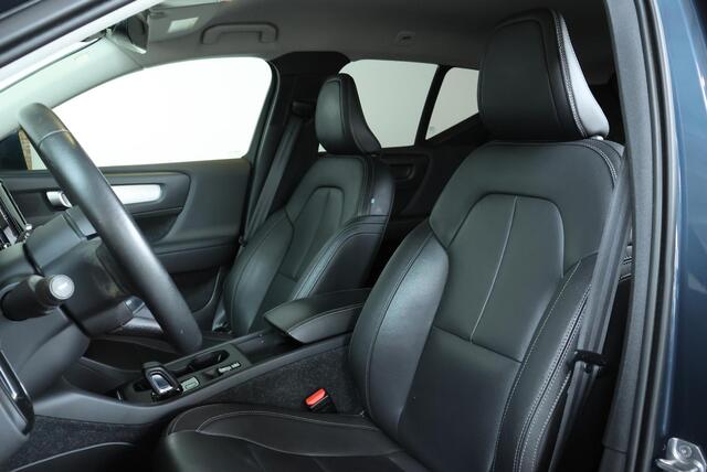 Volvo XC40 T4 Recharge Inscription Expression | Interieur voorverwarming | Achteruitrijcamera | Extra getint glas achter | 18 inch Lichtmetalen velgen |