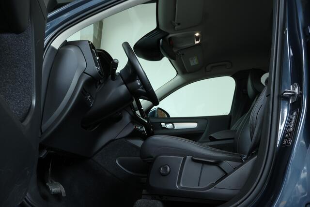 Volvo XC40 T4 Recharge Inscription Expression | Interieur voorverwarming | Achteruitrijcamera | Extra getint glas achter | 18 inch Lichtmetalen velgen |
