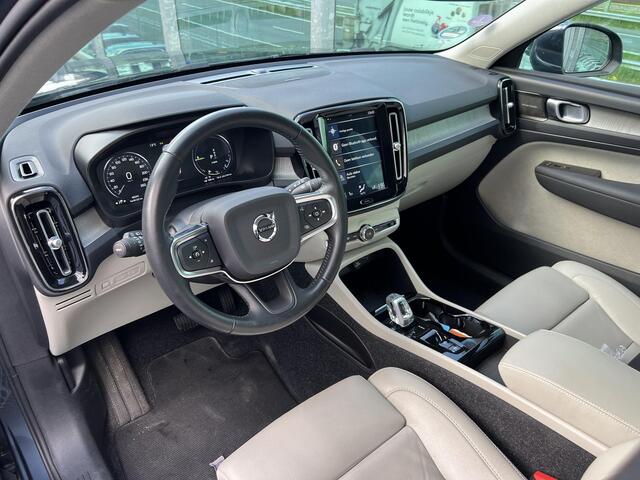 Volvo XC40 1.5 T5 Recharge Inscription / Pano. dak / Trekhaak / Keyless / Voor+achter+stuur verwarmd / Carplay / Harman Kardon / 360 camera / Carplay / Leder /