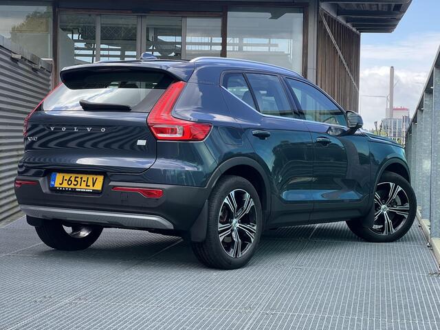 Volvo XC40 1.5 T5 Recharge Inscription / Pano. dak / Trekhaak / Keyless / Voor+achter+stuur verwarmd / Carplay / Harman Kardon / 360 camera / Carplay / Leder /