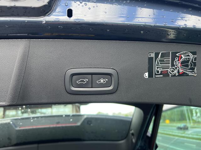 Volvo XC40 1.5 T5 Recharge Inscription / Pano. dak / Trekhaak / Keyless / Voor+achter+stuur verwarmd / Carplay / Harman Kardon / 360 camera / Carplay / Leder /