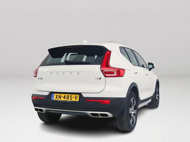 Volvo XC40 T4 AWD Momentum | Parkeercamera | Harman Kardon | Stoelverwarming | Carplay