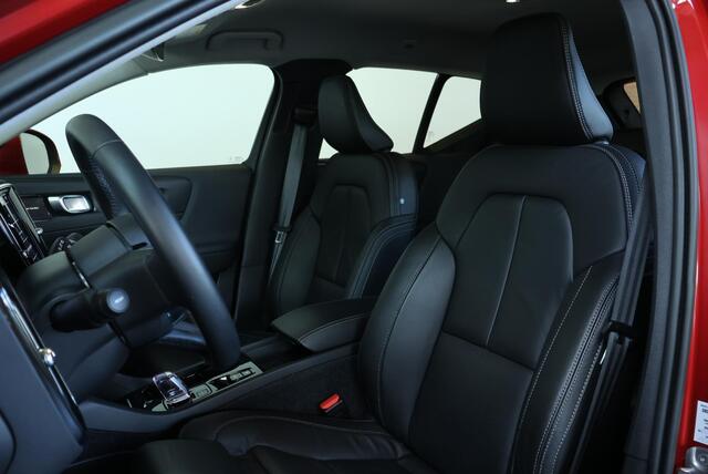 Volvo XC40 T5 Recharge Plus Bright | Harman Kardon Premium Audio | Lederen Bekleding | Stoelverwarming | Parkeersensoren voor + achter | Parkeercamera | Navigatie | Adaptive Cruise Control |