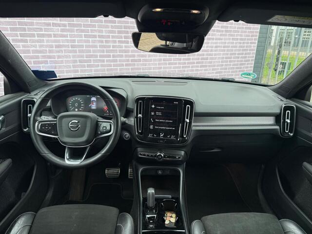 Volvo XC40 1.5 T2 R-Design | Keyless entry/start | Stoel en stuurverwarming | Parkeersensoren V+A | Parkeercamera | Extra getint glas | 19" lm velgen | Apple carplay/android auto |