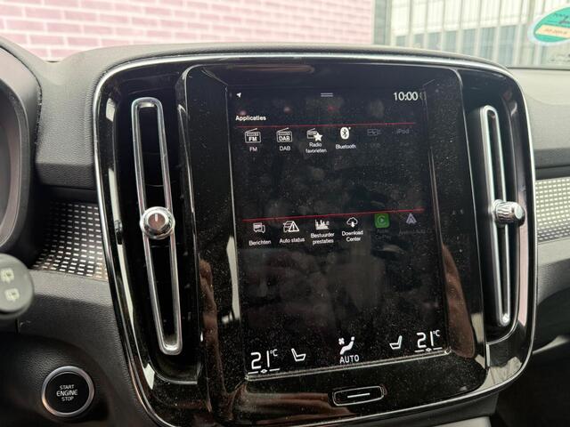 Volvo XC40 1.5 T2 R-Design | Keyless entry/start | Stoel en stuurverwarming | Parkeersensoren V+A | Parkeercamera | Extra getint glas | 19" lm velgen | Apple carplay/android auto |