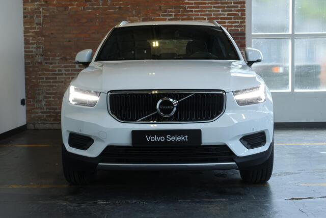 Volvo XC40 T2 Momentum Business | Adaptieve cruise control | Verwarmbare voorruit | Elektrische achterklep | Apple carplay/Android auto | Keyless | Parkeercamera achter | 18 inch Lichtmetalen velgen