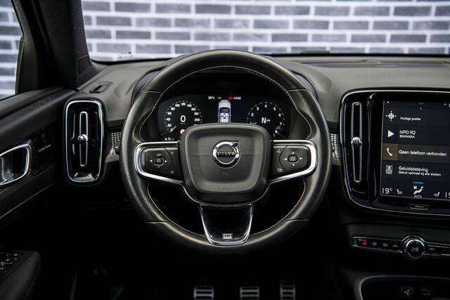 Volvo XC40 1.5 T3 R-Design | Panoramadak | Trekhaak | Harman Kardon Audio | Achteruitrijcamera | Lichtmetalen Velgen 20 inch | Navigatie | Apple Carplay | Android Auto | Stoelverwarming