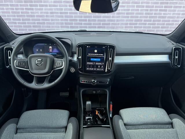 Volvo XC40 2.0 B4 Plus Dark | Trekhaak | Camera | Harman/Kardon | Keyless Entry/start | elektrisch verstelbare voorstoelen |