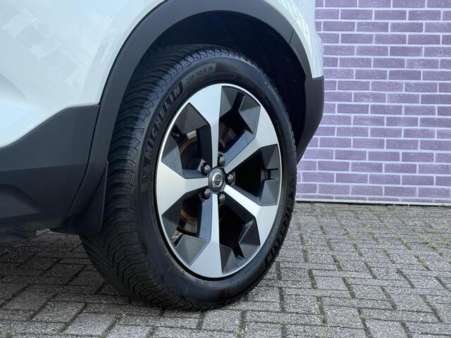 Volvo XC40 2.0 B4 Plus Dark | Trekhaak | Camera | Harman/Kardon | Keyless Entry/start | elektrisch verstelbare voorstoelen |