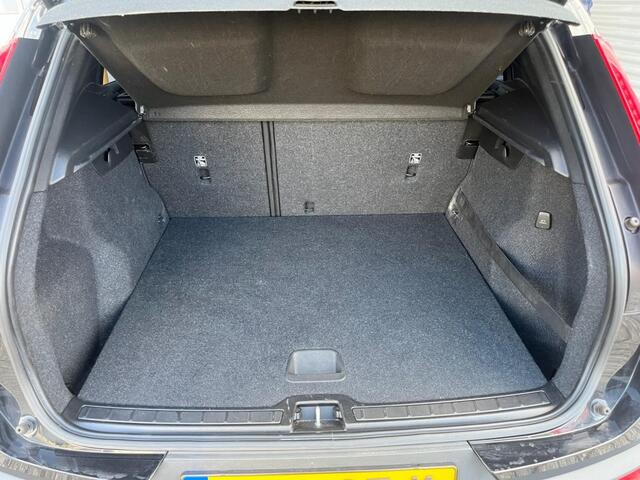 Volvo XC40 1.5 T2 129PK Aut. LED/Careplay/NAVI