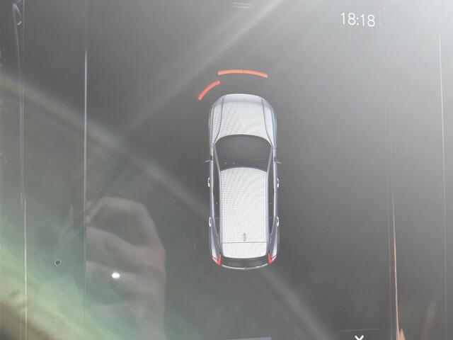 Volvo XC40 1.5 T2 Momentum / Achteruitrijcamera / Sensoren Voor en Achter / Navigatie / Apple Carplay / Android Auto / Lendensteun / Cruise Control /