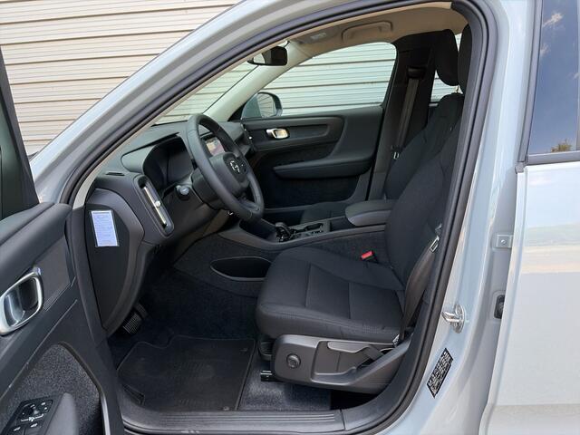 Volvo XC40 2.0 B3 Essential / Cruise control / Parkeersensoren / Apple Carplay/Android Auto /