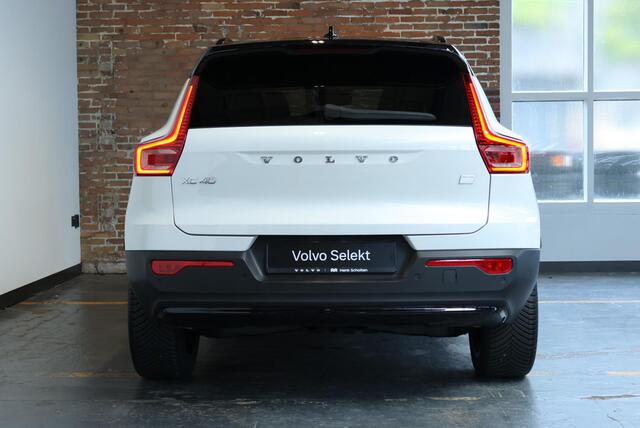 Volvo XC40 Recharge Core | Comfortstoelen | Stoelverwarming | Stuurwielverwarming | Draadloze telefoonlader | Adaptive Cruise Control | Parkeersensoren voor + achter | Parkeercamera |