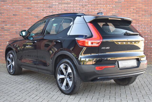 Volvo XC40 B3 177PK Plus Dark | Harman & Kardon | Panormadak | Elektrisch verstelbare stoelen | All season banden