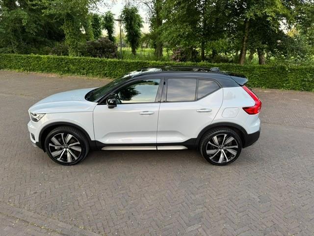 Volvo XC40 Recharge P8 AWD R-Design SOH 94,1%/Warmtepomp/Pano/360Cam/Fabrieksgarantie