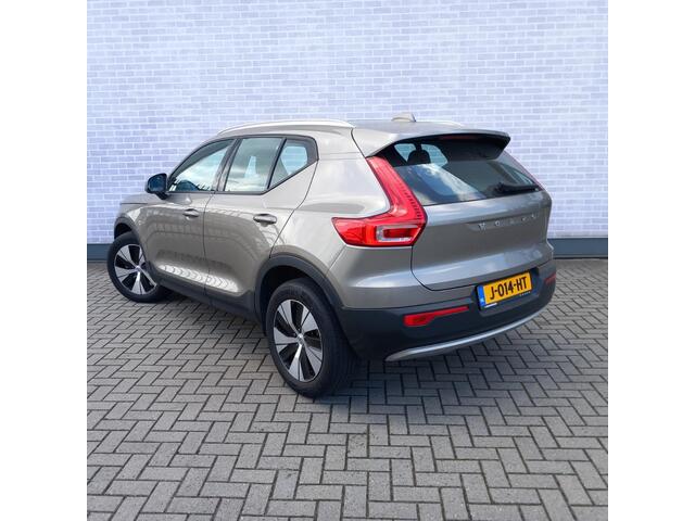 Volvo XC40 1.5 T3 Momentum | Panoramadak | Navigatie | Apple Carplay | Android Auto | Cruise Control Adaptief | BLIS | Achteruitrijcamera | Parkeersensoren
