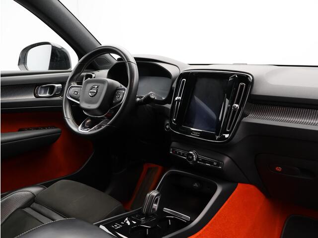 Volvo XC40 2.0 T5 AWD R-Design Intro Edition / Trekhaak / Stoel- + stuurwielverwarming / Pilot Assist / Achteruitrijcamera / Harman Kardon Audio / 20"