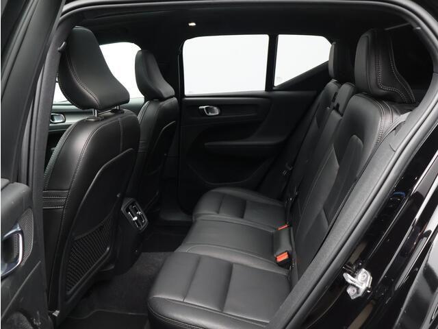 Volvo XC40 Recharge P8 AWD R-Design / Panoramadak / Lederen Bekleding / 360 Camera / Harman Kardon / Getint Glas / Adaptive Cruise /