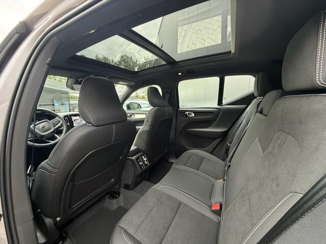 Volvo XC40 2.0 B4 Automaat Plus Dark | Lounge | Panoramadak