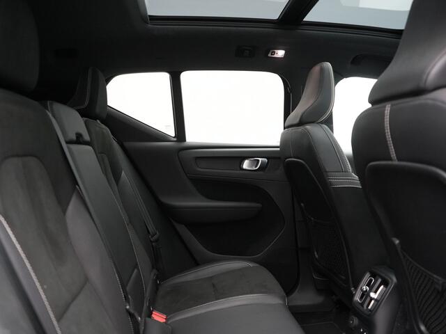 Volvo XC40 T5 Twin Engine R-Design PHEV 262pk | Trekhaak Af Fabriek | Panodak | Adaptive Cruise | 360 Camera | Harman / Kardon | Alcantara Sportstoelen Memory & Verwarmd | Apple Carplay | Stuur Verwarmd | Keyless | Blis | 19"L.M | Plug In Hybrid |