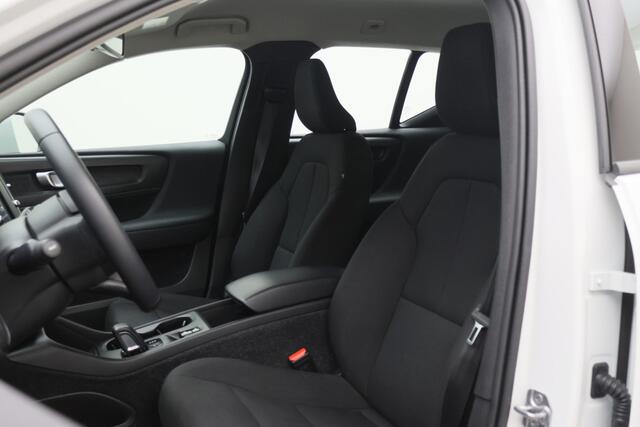 Volvo XC40 1.5 T2 Momentum Core Automaat Camera, Apple Carplay, Rijstrooksensor, LED, Climate, PDC