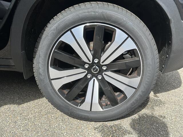 Volvo XC40 1.5 T4 Plug-in hybrid Core Bright BOMVOL! | STOEL + STUURVERWARMING |ELEK. TREKHAAK | KEYLESS | DODEHOEK | ADAP. CRUISE | CAMERA | ELEK. ACHTERKLEP | DRAADLOZE TEL LADER | RIJKLAAR! MET 12 MND BOVAG GARANTIE | DEALER ONDERHOUDEN