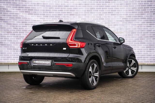 Volvo XC40 Plug-in Hybrid T4 Ultimate Bright | Trekhaak | Panoramadak | Adaptive Cruise control | Lederen Bekleding | Harman Kardon Audio | Stoel-/Stuurverwarming | Navigatie | Achteruitrijcamera | Parkeersensoren voor + achter | Apple Carplay / Android Auto |