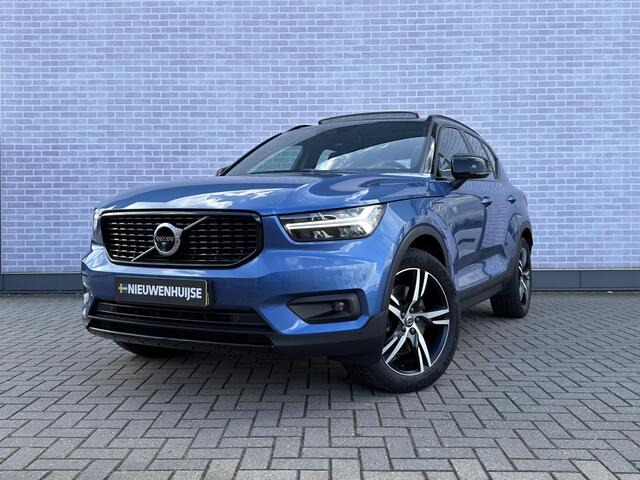 Volvo XC40 Plug-in Hybrid T5 R-Design | Panoramadak | Elektrisch Verstelbare Voorstoelen | Harman Kardon Audio | 360 Graden Camera | Stoelverwarming | Trekhaak | Lederen Bekleding