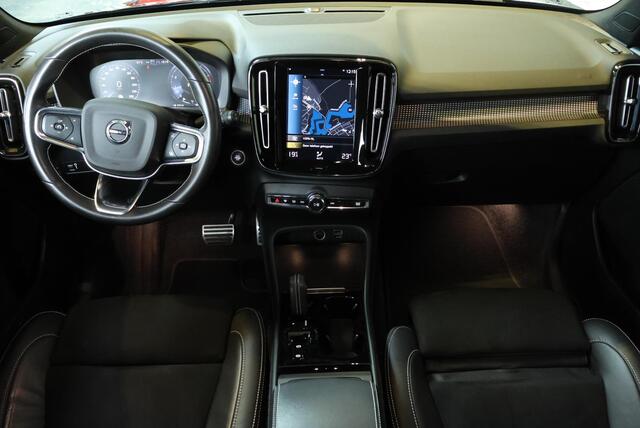 Volvo XC40 T2 R-Design | Adaptieve cruise control | High Performance audio | Achteruitrijcamera | Keyless Entree | | BLIS | Parkeersensoren voor + achter |