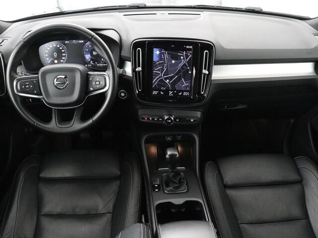 Volvo XC40 1.5 T3 Inscription | Leder | Stoelverwarming | Trekhaak | Carplay | Harman/Kardon | Camera | Keyless | Navigatie | Achterbankverwarming | Memory | Full LED | Cruise control | Parkeerhulp
