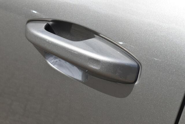 Volvo XC40 T4 Recharge Inscription | Fullmap Navigatie | Lederen bekleding | Elektrische voorstoelen | Memory op bestuurdersstoel | BLIS | Cruise Control | Climate Control | 19 inch Lichtmetalen Velgen |