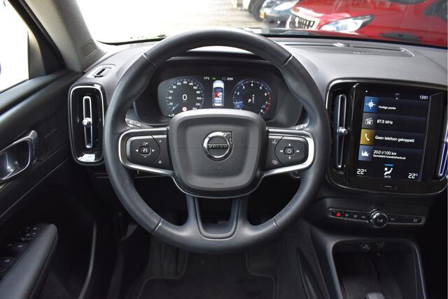 Volvo XC40 1.5 T2 Momentum Business Adaptive cruise, Harman/Kardon, 360", Elek. achterklep, Keyless, NAP