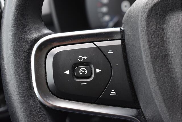 Volvo XC40 1.5 T2 Momentum Business Adaptive cruise, Harman/Kardon, 360", Elek. achterklep, Keyless, NAP