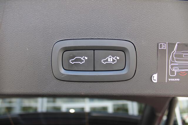 Volvo XC40 T4 211PK Automaat Recharge Inscription | Trekhaak | Camera | Keyless | Leder | Apple / Android auto |