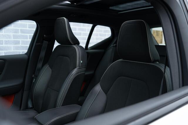 Volvo XC40 2.0 T5 AWD R-Design | Trekhaak | Harman Kardon Audio | Panoramadak | 360 Graden Camera | Apple Carplay | Android Auto | Elektrisch Verstelbare Voorstoelen | Stoelverwarming Voor en Achter | Keyless Entry | Elektrische Achterklep | BLIS | Parkeerverwarming