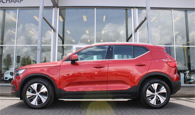 Volvo XC40 T4 211PK Automaat Recharge Inscription Expression | Trekhaak | AppleCarplay | PDC + Camera | El. Achterklep | 18" LMV | Climate Control |