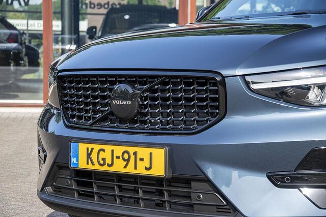Volvo XC40 2.0 B4 PLUS BLACK EDITION