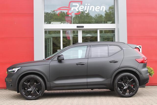 Volvo XC40 2.0 B4 197PK PLUS BLACK EDITION PANORAMISCH SCHUIF/KANTELDAK | LIGHTING PACK - MATRIX LED KOPLAMPEN MET REINIGINGSINSTALLATIE EN MISTLAMPEN | PREMIUM AUDIO BY HARMAN KARDON | APPLE CARPLAY/ANDROID AUTO | DRAADLOZE TELEFOONLADER | LICHTMETALEN VELGEN 20'' 