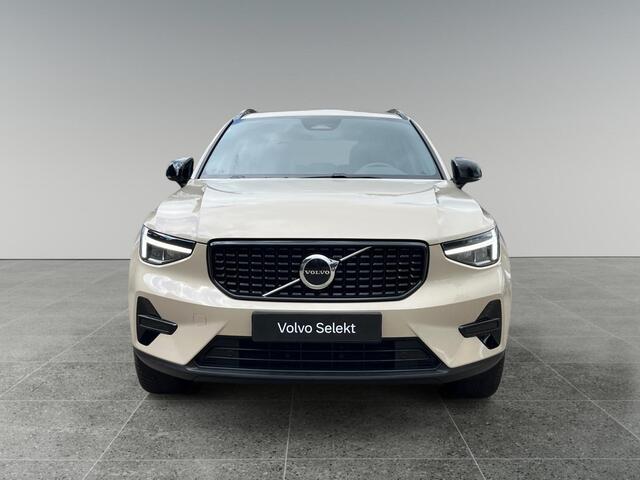 Volvo XC40 2.0 B4 Plus Dark