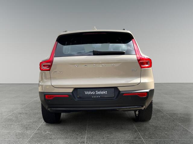 Volvo XC40 2.0 B4 Plus Dark