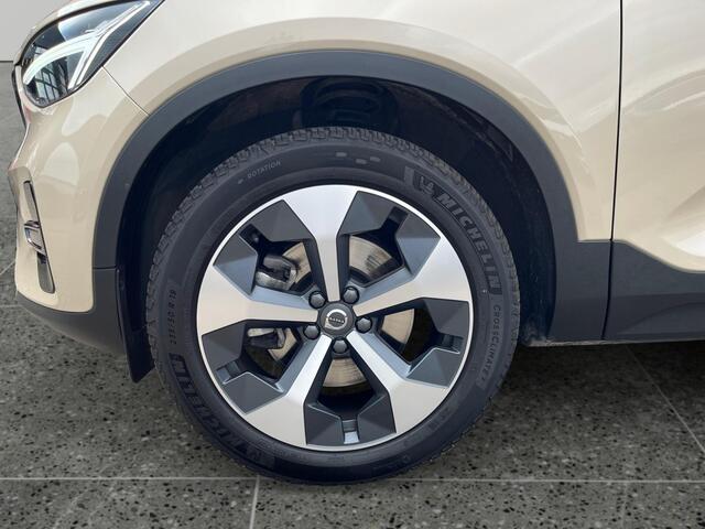 Volvo XC40 2.0 B4 Plus Dark