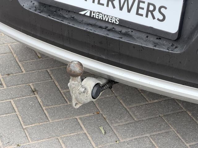 Volvo XC40 1.5 T4 Plug-in hybrid Plus Bright / PHEV / Trekhaak Elektr. / Harman & Kardon / Elektr. Stoelen + Memory / Camera / Dodehoek Detectie / Adaptieve Cruise /