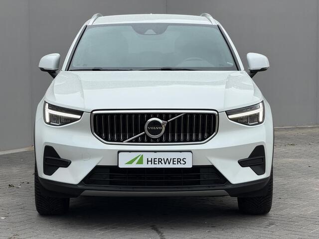 Volvo XC40 1.5 T4 Plug-in hybrid Plus Bright / PHEV / Trekhaak Elektr. / Harman & Kardon / Elektr. Stoelen + Memory / Camera / Dodehoek Detectie / Adaptieve Cruise /