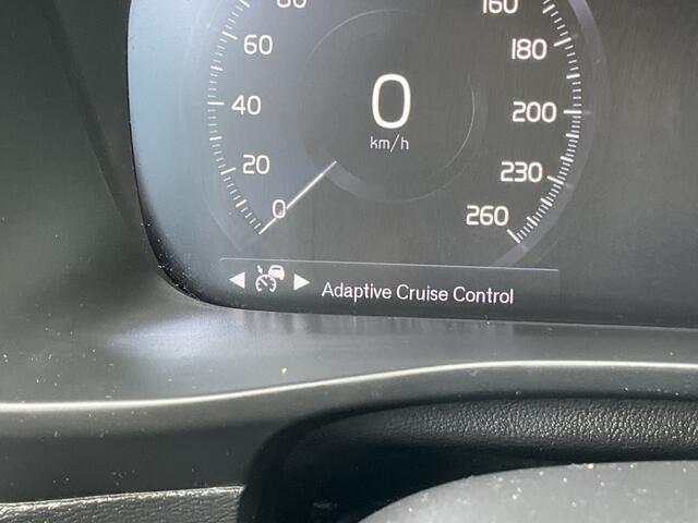 Volvo XC40 1.5 T3 Business Pro Automaat Adap.Cruise Nav/Cam Carplay Orig.NL Hoogzitter!