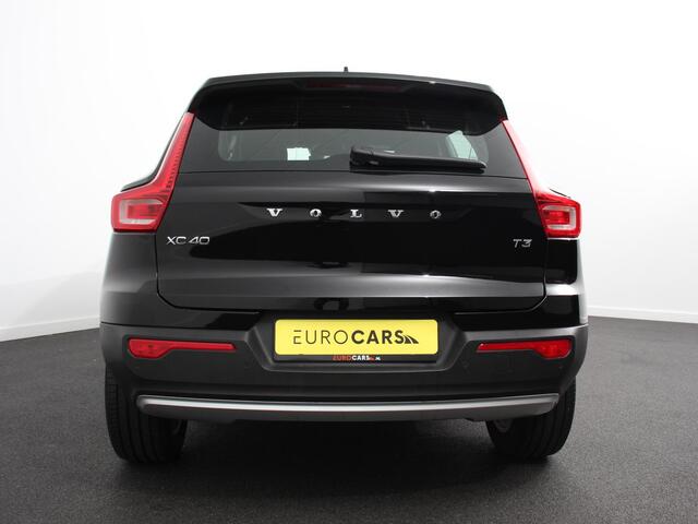 Volvo XC40 2.0 T3 Momentum Navigatie Climate control Cruise control Parkeersensor achter LED Navigatie Verwarmde voorstoelen Apple Carplay/ Android Auto