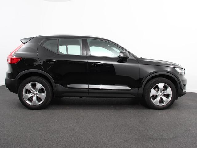 Volvo XC40 2.0 T3 Momentum Navigatie Climate control Cruise control Parkeersensor achter LED Navigatie Verwarmde voorstoelen Apple Carplay/ Android Auto