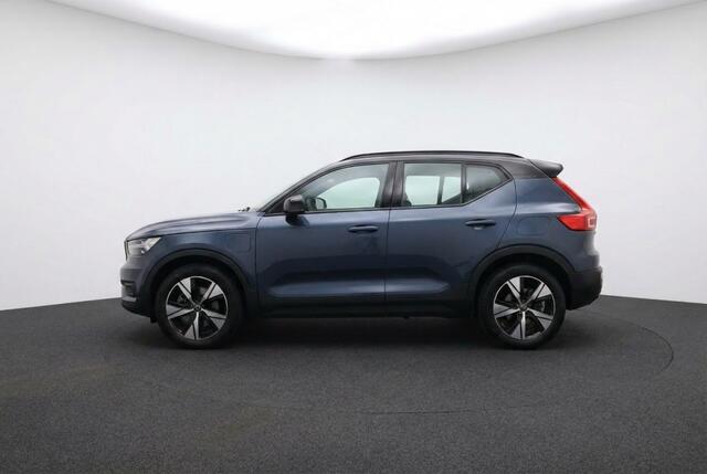 Volvo XC40 R Design Recharge Plug-In T5 l Pano l Camera l Harman