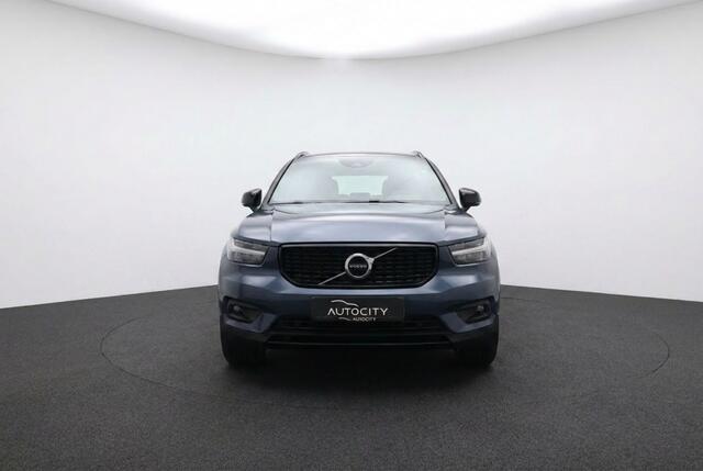 Volvo XC40 R Design Recharge Plug-In T5 l Pano l Camera l Harman