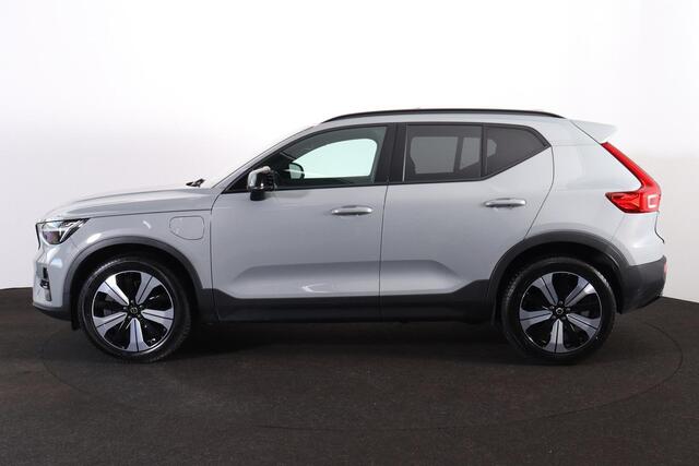 Volvo XC40 T5 Recharge Plus Dark - Panorama/schuifdak - IntelliSafe Assist - Harman/Kardon audio - Parkeercamera achter - Verwarmde voorstoelen & stuur - Parkeersensoren voor & achter - Elektr. bedienb. voorstoelen met geheugen links - Draadloze tel. lader - Extra g