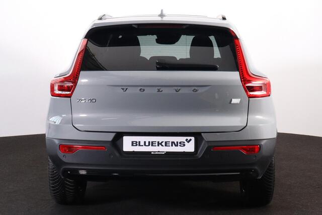 Volvo XC40 T5 Recharge Plus Dark - Panorama/schuifdak - IntelliSafe Assist - Harman/Kardon audio - Parkeercamera achter - Verwarmde voorstoelen & stuur - Parkeersensoren voor & achter - Elektr. bedienb. voorstoelen met geheugen links - Draadloze tel. lader - Extra g